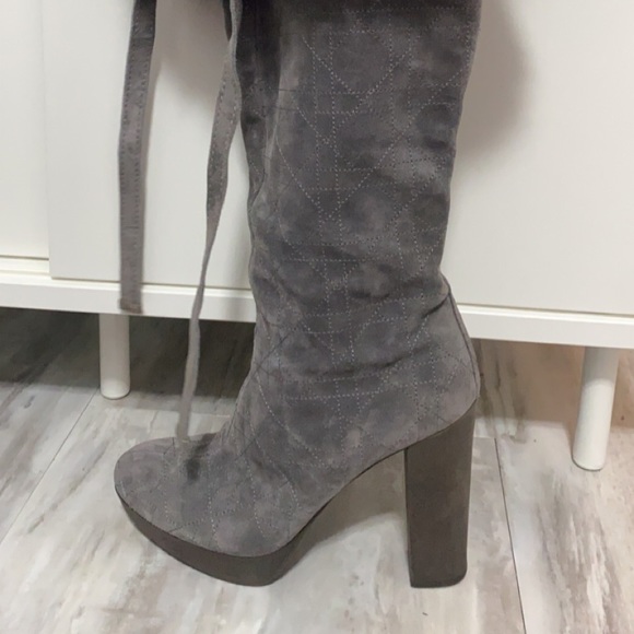 Slip on Dior knee high boots with fur - Picture 3 of 5